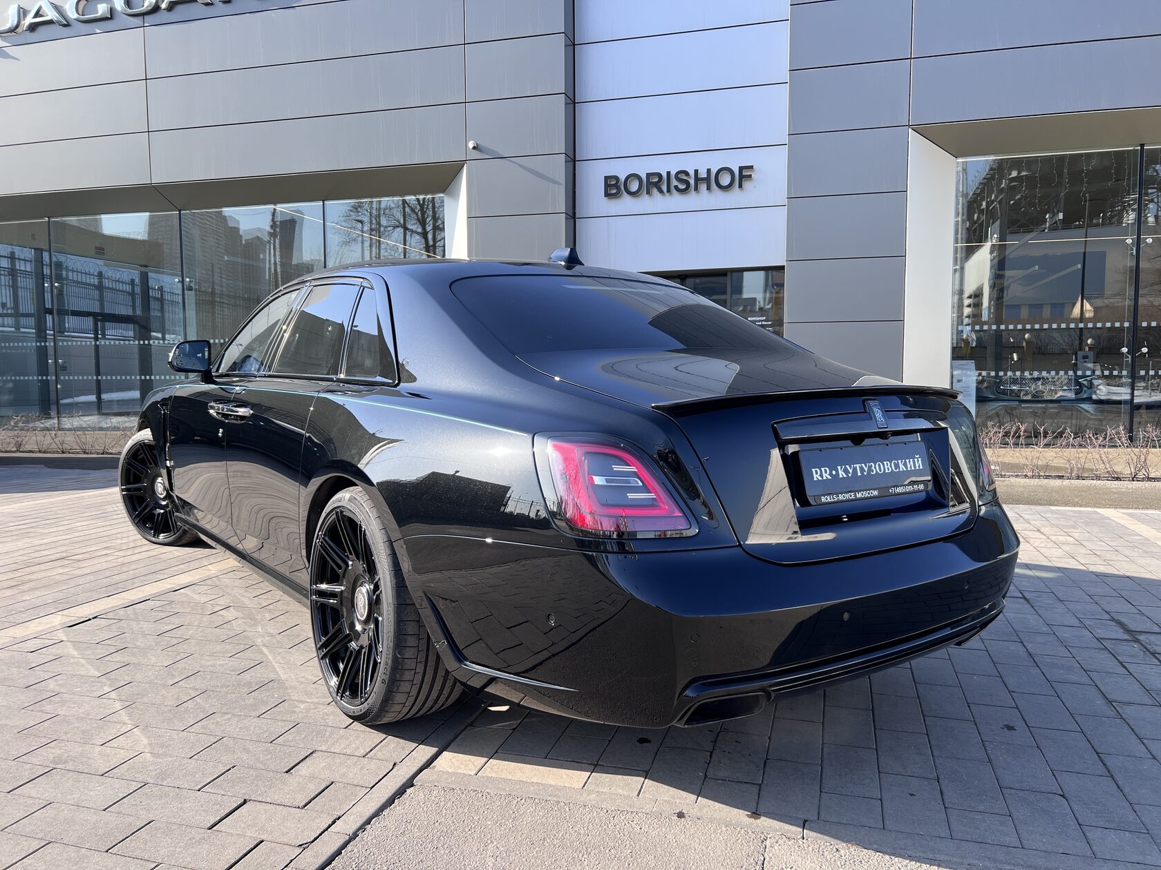 Rolls-Royce Ghost Black Badge by NOVITEC 2021 год <br>Черный Металлик Diamond Black 