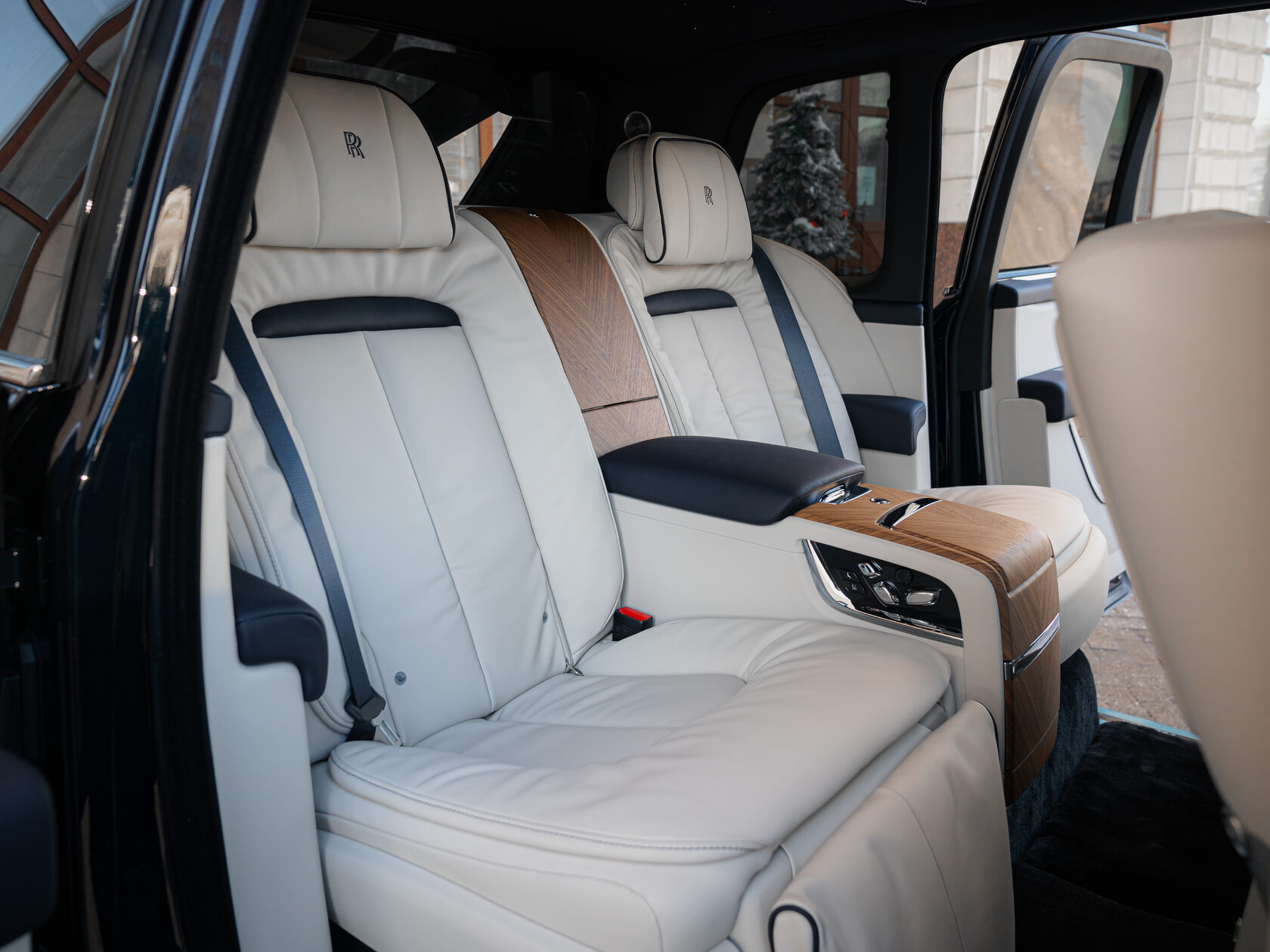 Rolls-Royce II Midnight Sapphire  <br>Midnight Sapphire 