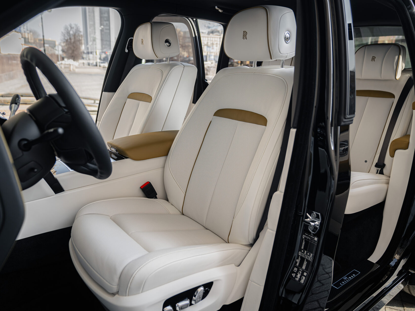 Rolls-Royce Cullinan Black Badge II  <br>Black Diamond