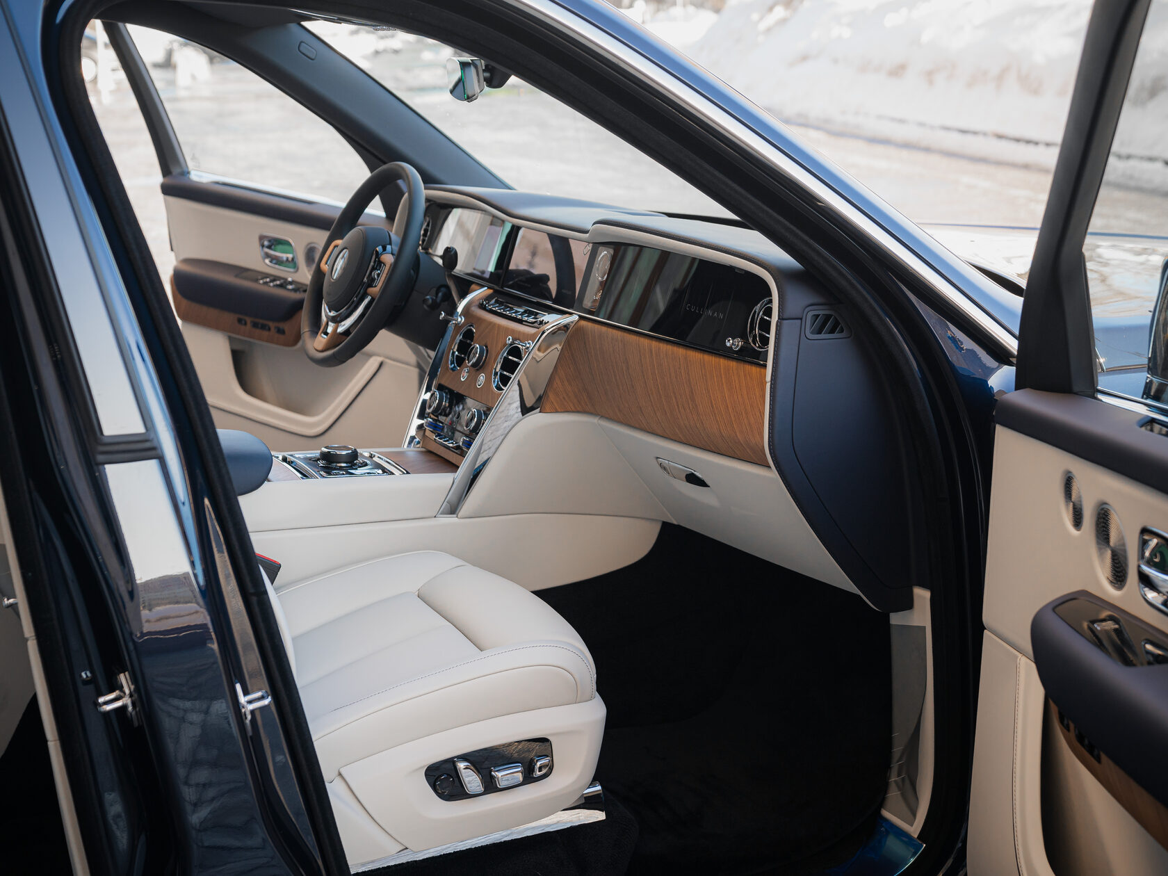 Rolls-Royce II Midnight Sapphire  <br>Midnight Sapphire 