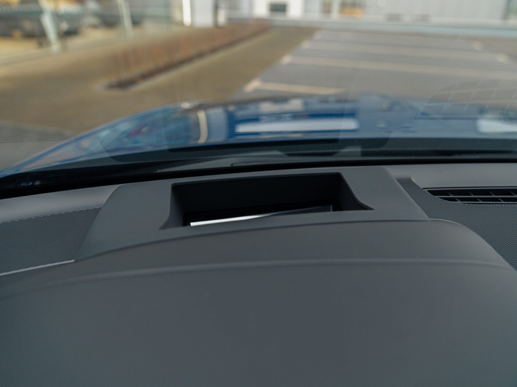 Rolls-Royce Bentayga EWB I Рестайлинг  <br>Синий