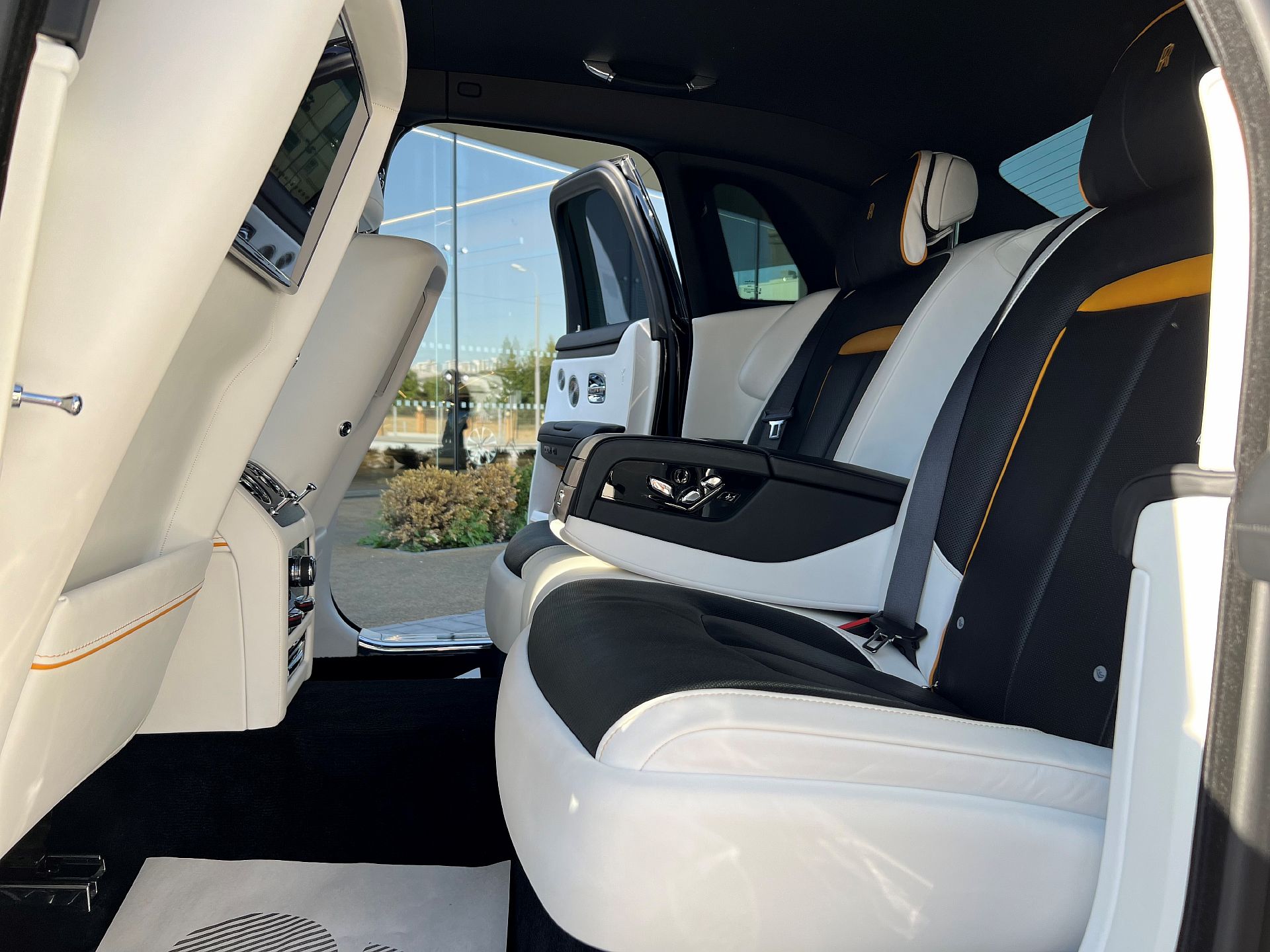 Rolls-Royce Ghost 2020 год <br>Diamond Black 