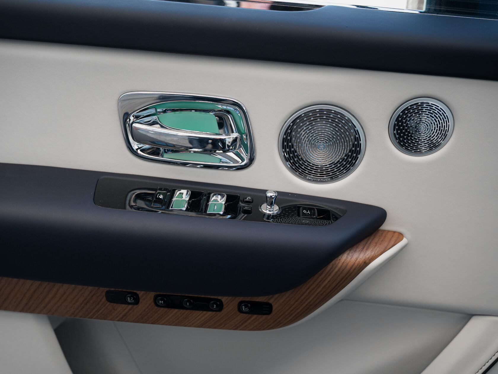 Rolls-Royce II Midnight Sapphire  <br>Midnight Sapphire 