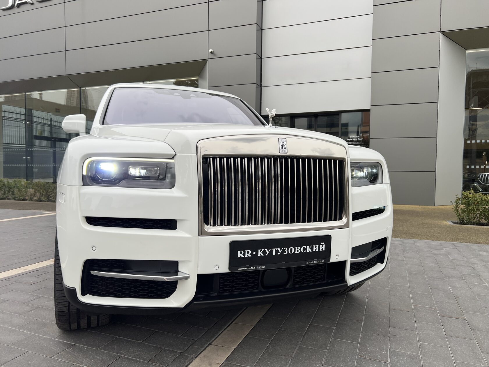 Rolls-Royce Cullinan 2019 год <br>Arctic White 