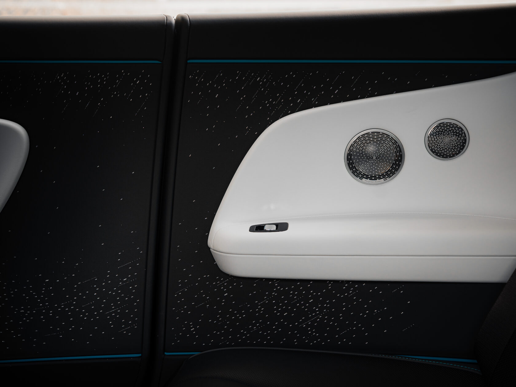 Rolls-Royce Black Badge Spectre  <br>Не указано