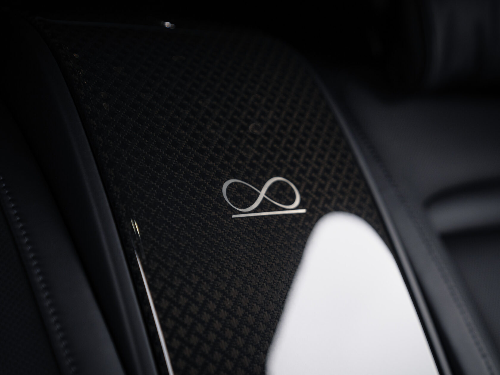 Rolls-Royce Cullinan Black Badge I 2025 год <br>Black Diamond 