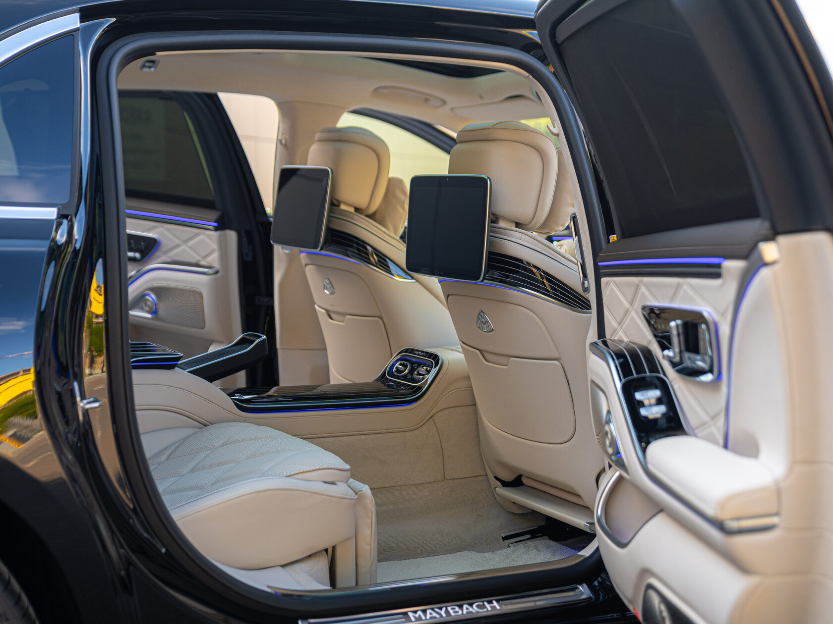 Rolls-Royce Maybach S 580 II  <br>черный обсидиан с покрытием металлик 