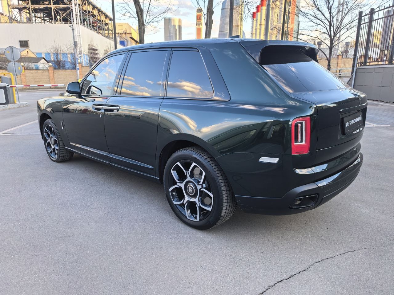 Rolls-Royce Cullinan Black Badge I 2025 год <br>Dark Emerald 