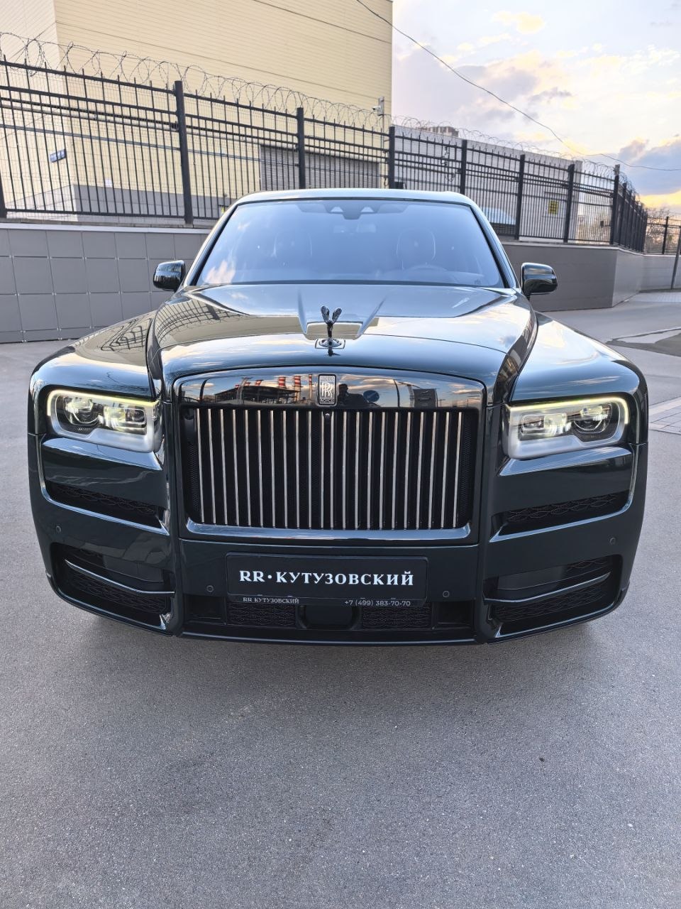 Rolls-Royce Cullinan Black Badge I 2025 год <br>Dark Emerald 