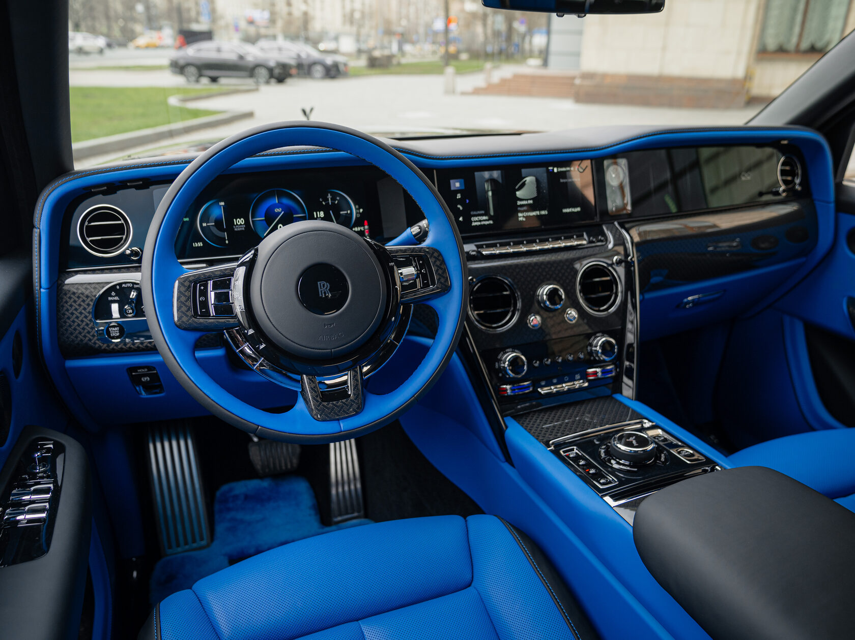 Rolls-Royce Cullinan Black Badge II  <br>Black