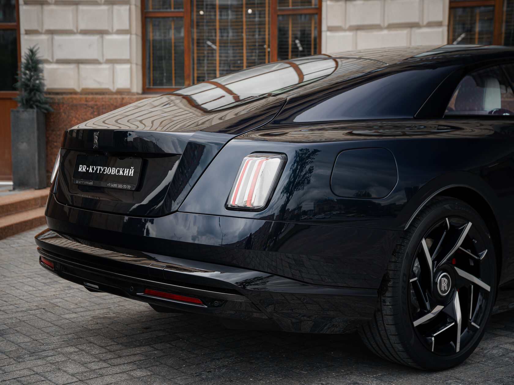 Rolls-Royce Black Badge Spectre  <br>Не указано