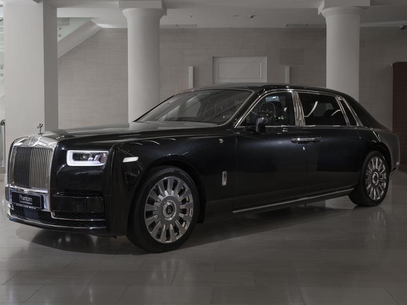 Rolls Royce Ghost EWB vs Rolls Royce Phantom EWB