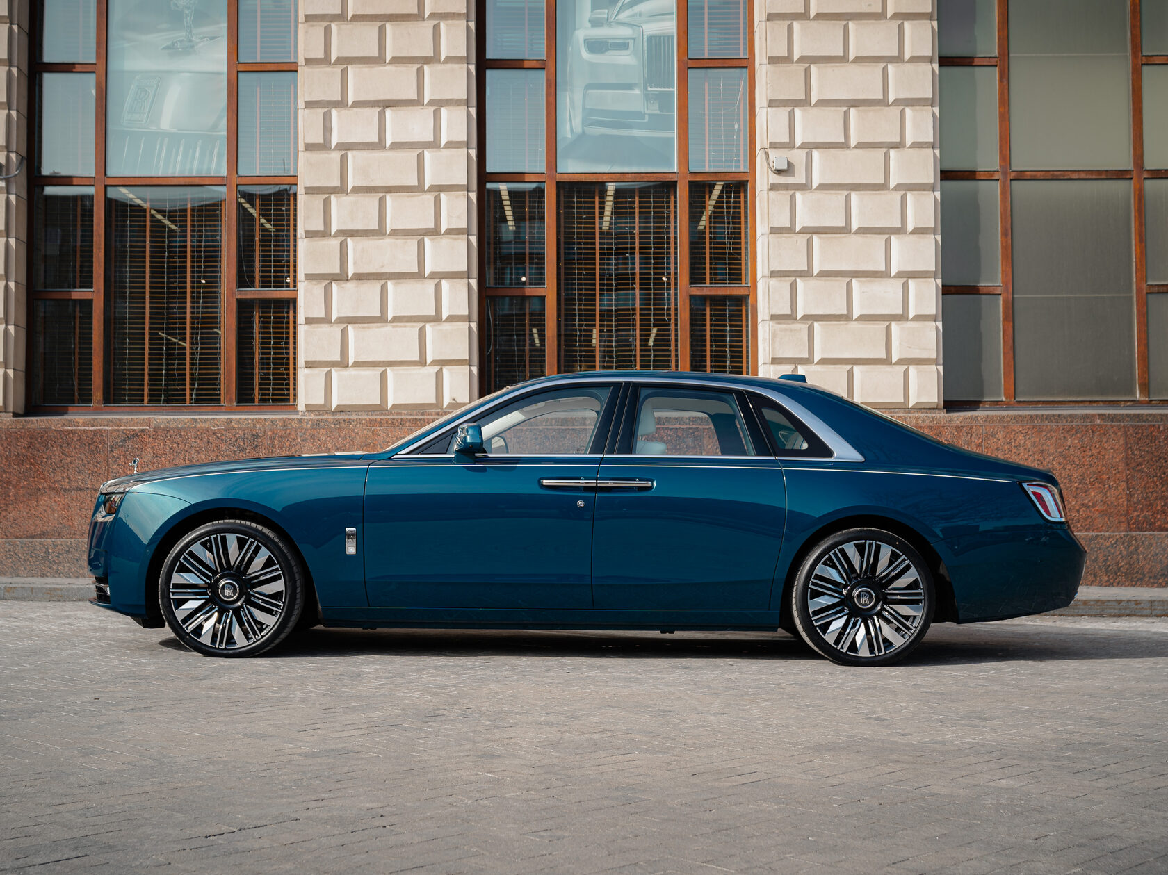 Rolls-Royce Ghost Series II  <br>Mustique Blue 