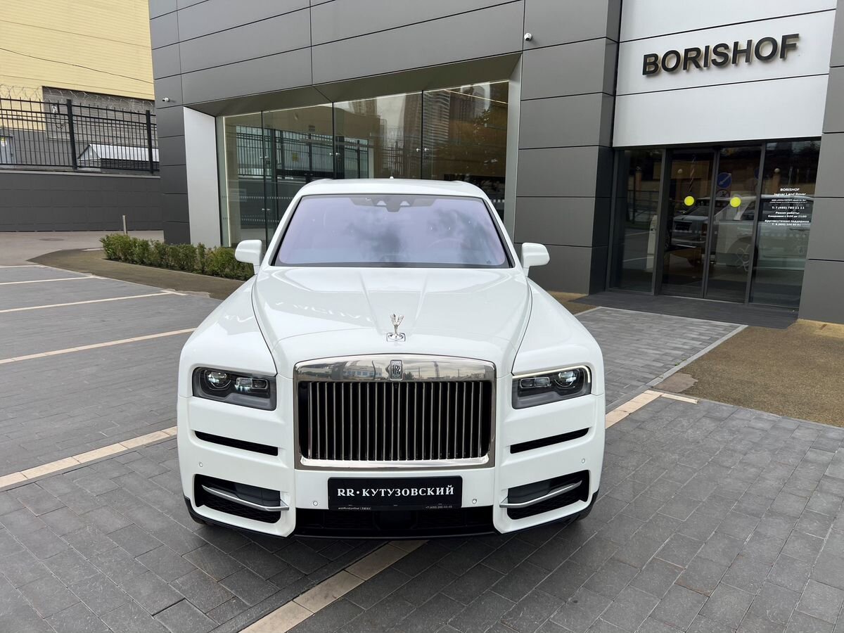 Rolls-Royce Cullinan, I 2019 год <br>Белый