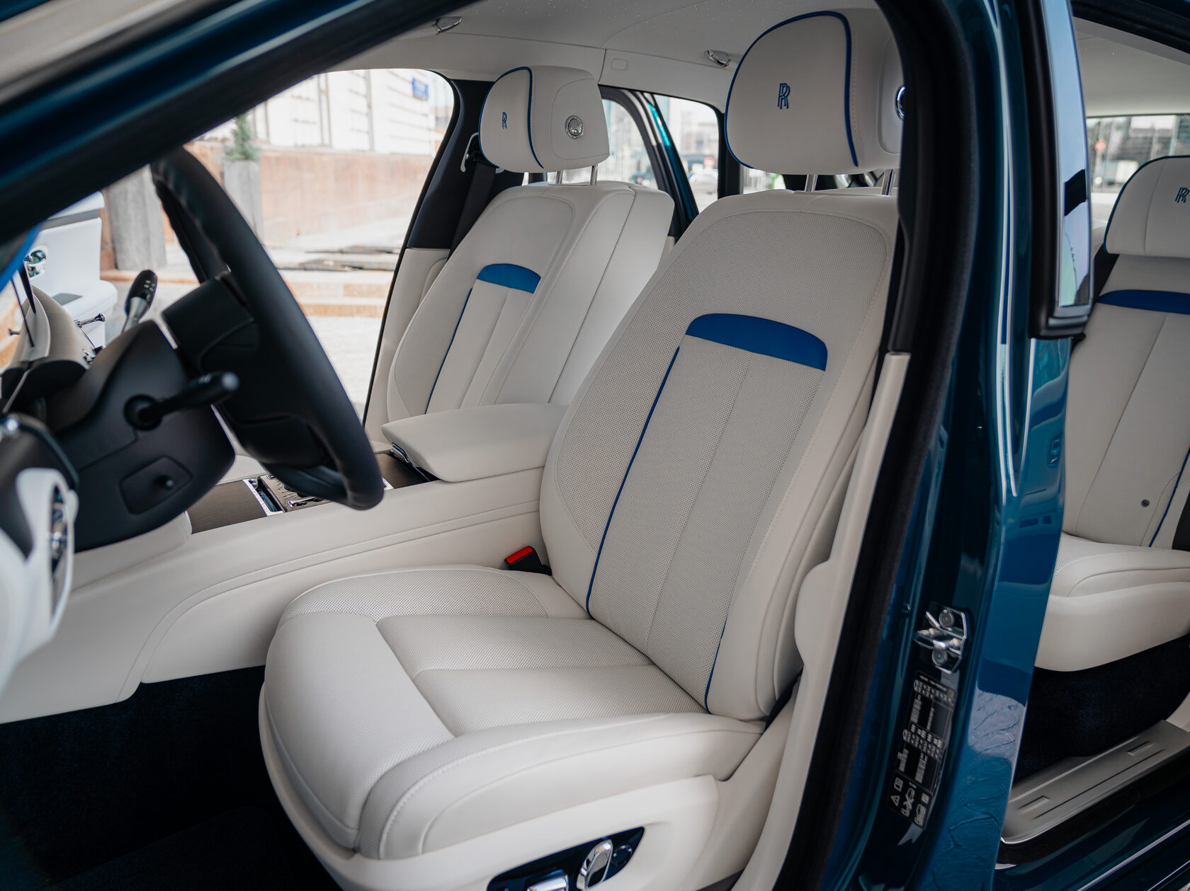Rolls-Royce Ghost Series II  <br>Mustique Blue 