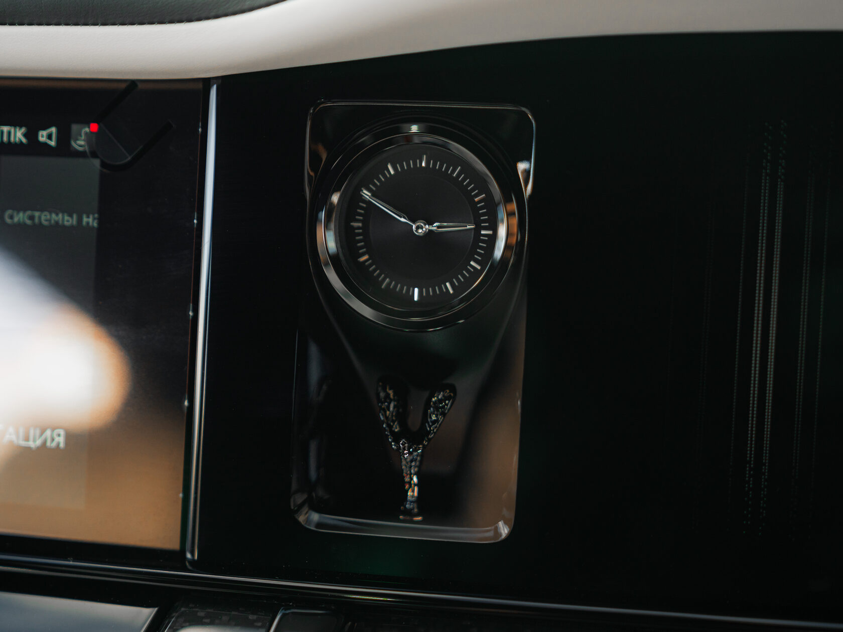 Rolls-Royce Cullinan Black Badge II 2025 год <br>Черный 