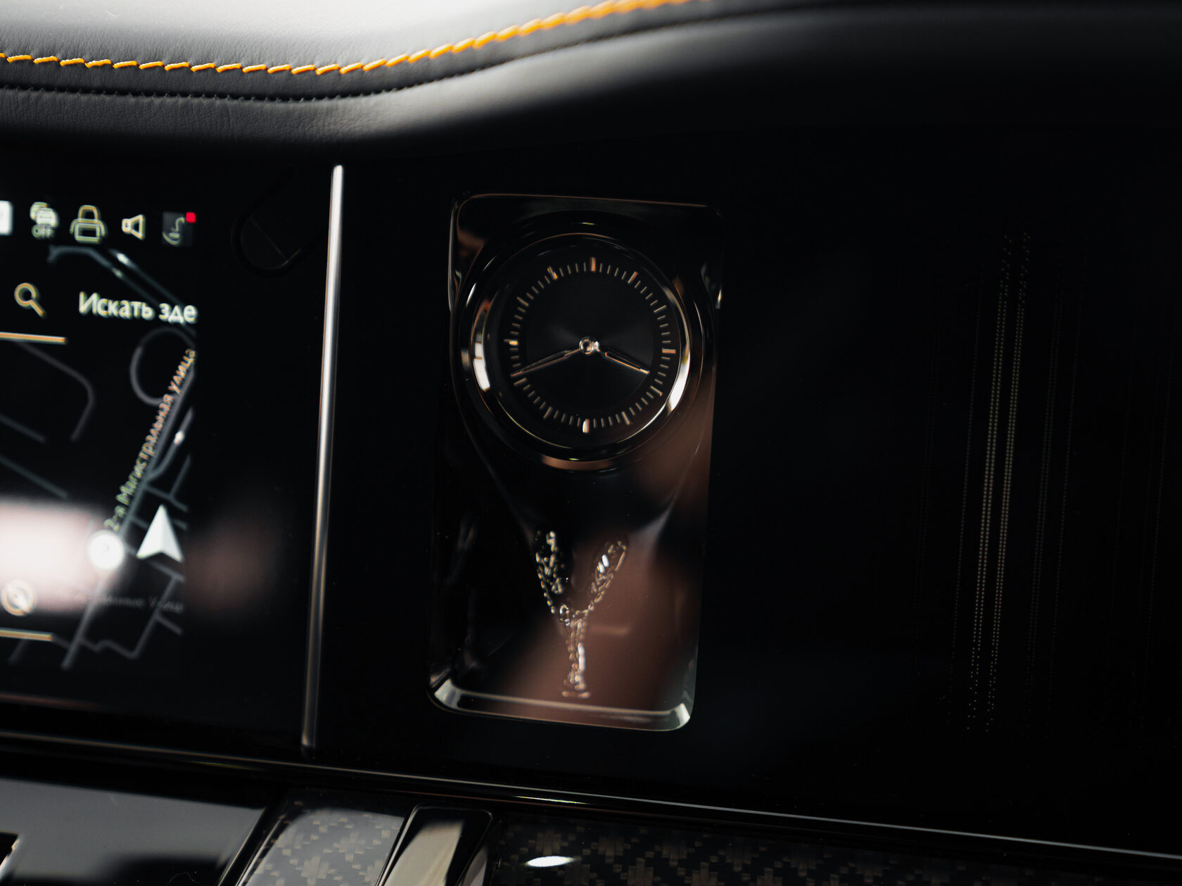 Rolls-Royce Cullinan Black Badge II  <br>Черный 
