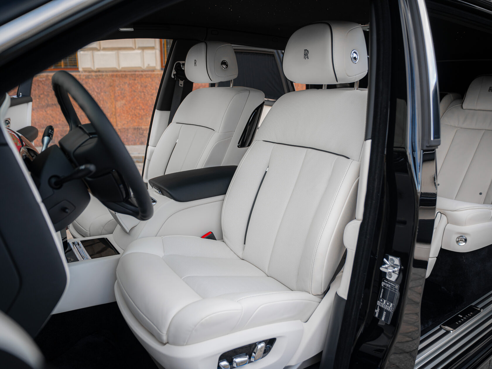 Rolls-Royce Phantom Extended  <br>Black Diamond 