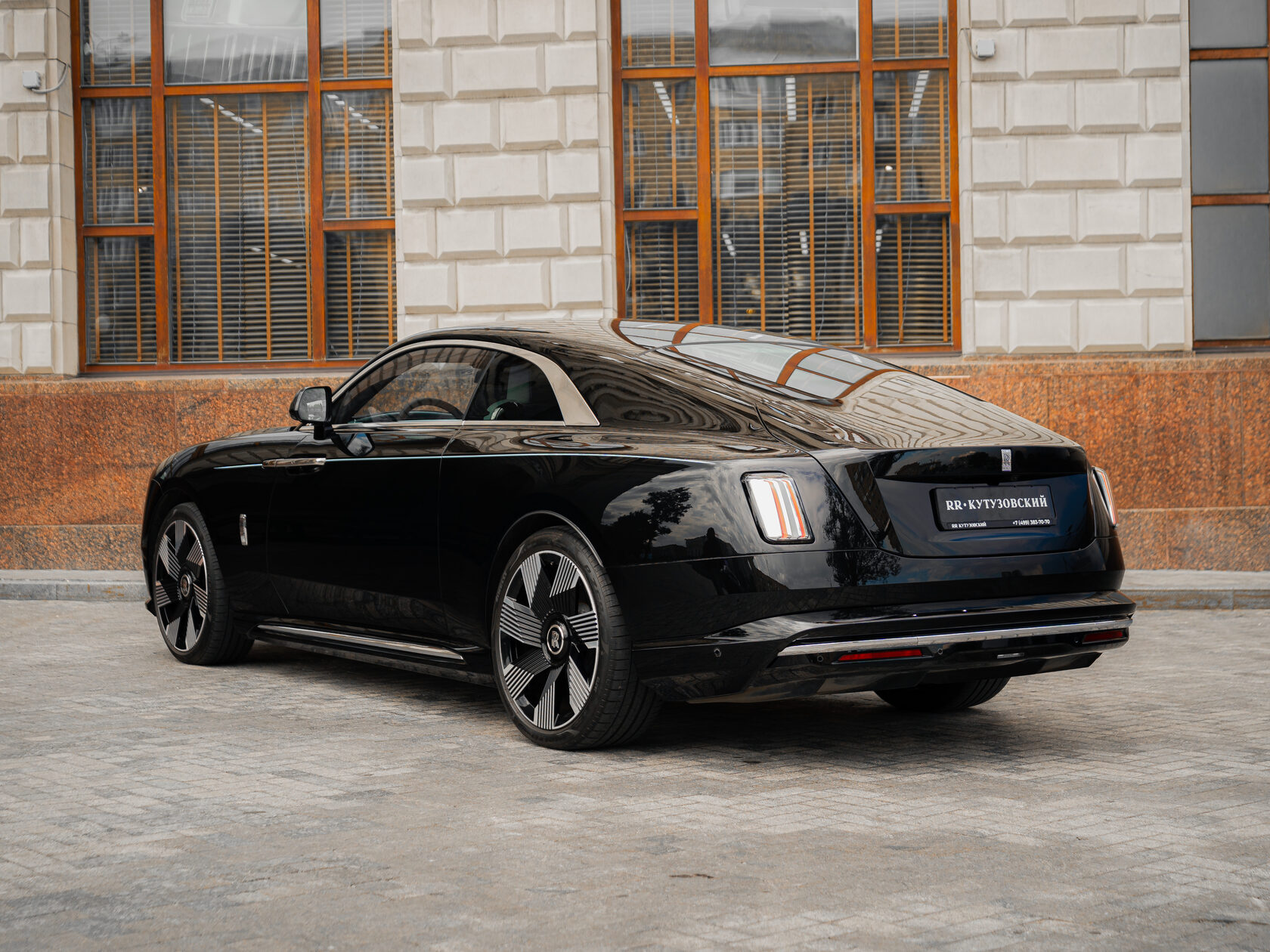 Rolls-Royce Spectre 2023 год <br>Black Diamond/ Черный