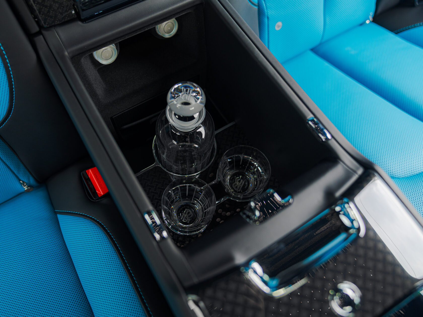 Rolls-Royce Cullinan Black Badge II  <br>Tempest Grey