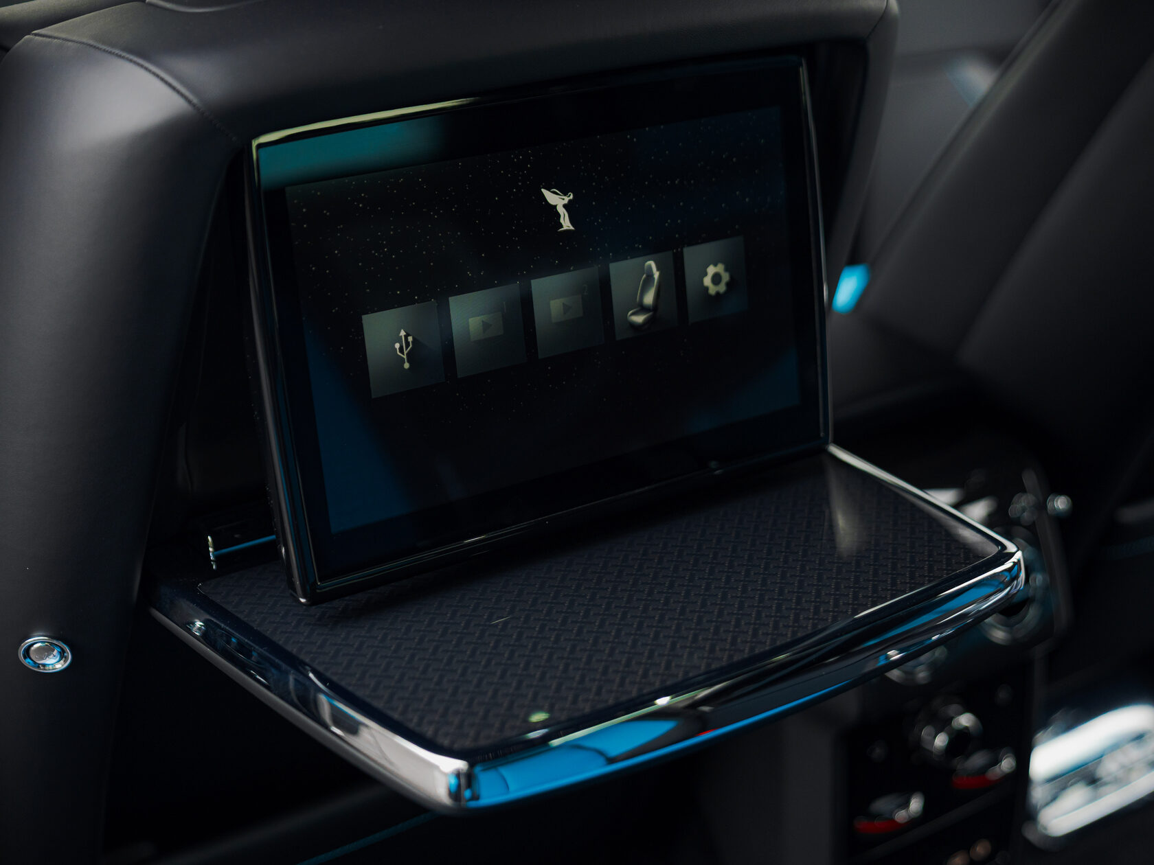 Rolls-Royce Cullinan Black Badge II  <br>Tempest Grey