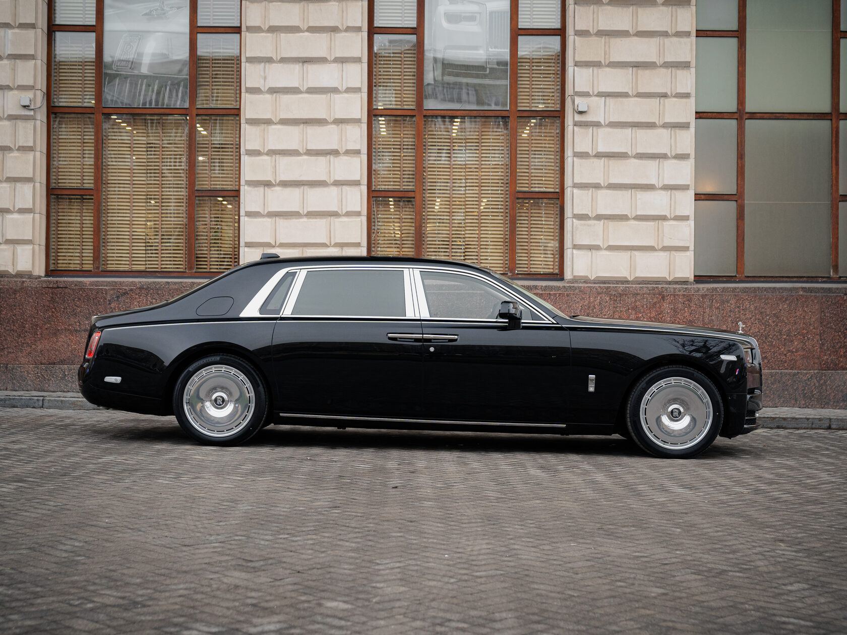 Rolls-Royce Phantom Extended 2025 год <br>Black Diamond 