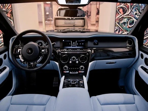 Rolls-Royce Cullinan Black Badge I  <br>Не указано