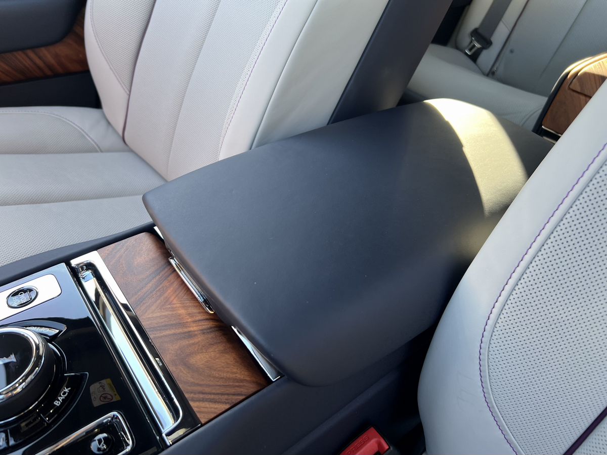 Rolls-Royce Cullinan, I 2020 год <br>Синий