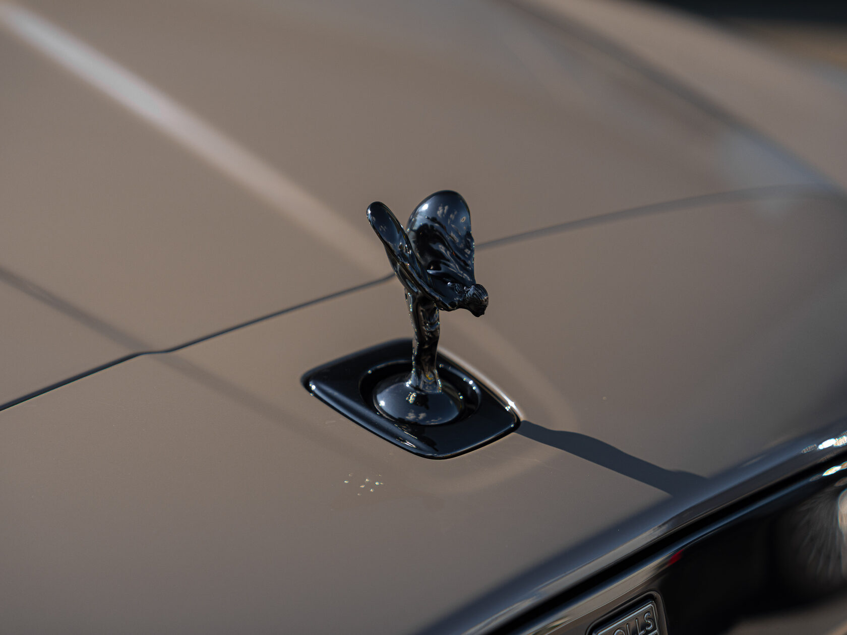 Rolls-Royce Cullinan Black Badge II  <br>Трюфель