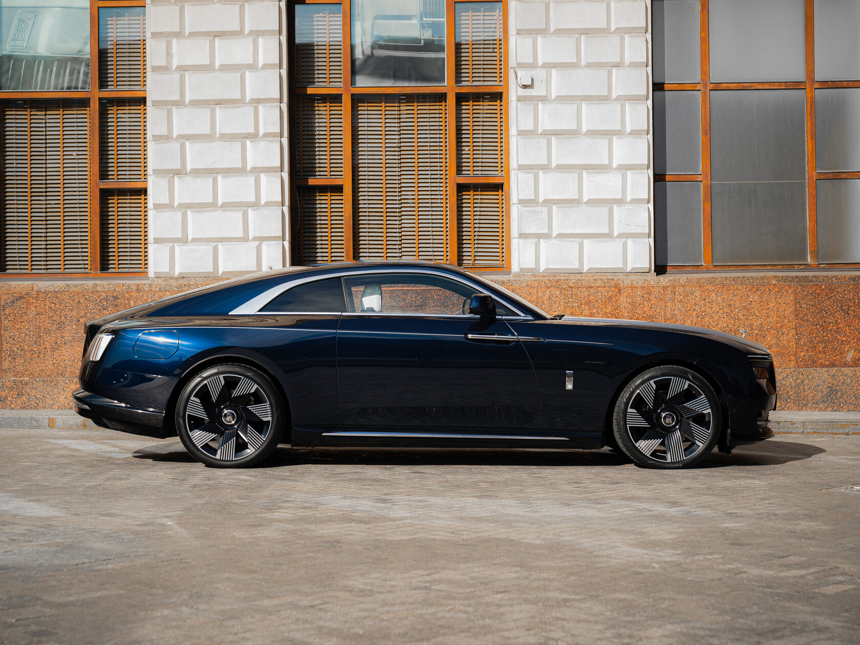 Rolls-Royce Spectre 2024 год <br>Midnight Sapphire 