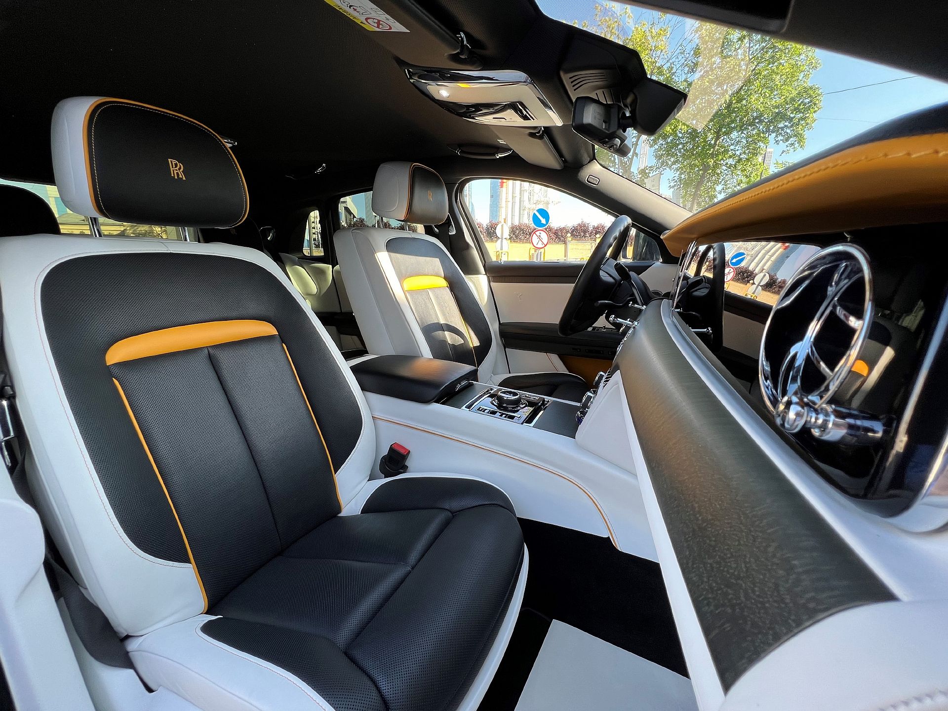 Rolls-Royce Ghost 2020 год <br>Diamond Black 