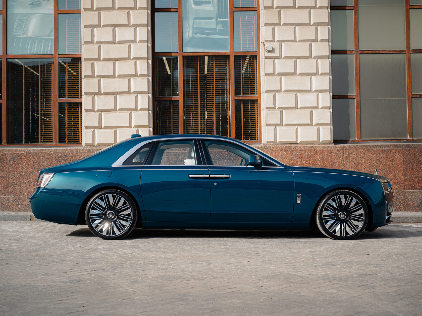 Rolls-Royce Ghost Series II  <br>Mustique Blue 
