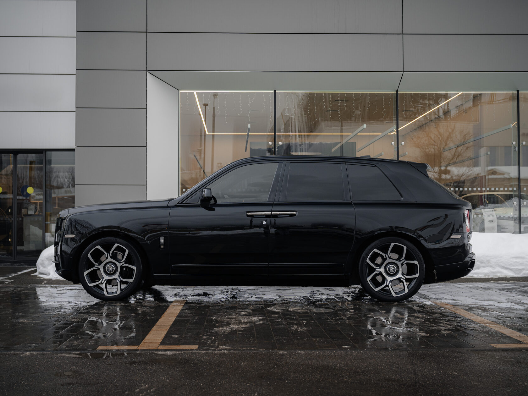 Rolls-Royce Cullinan Black Badge I 2025 год <br>Black Diamond 