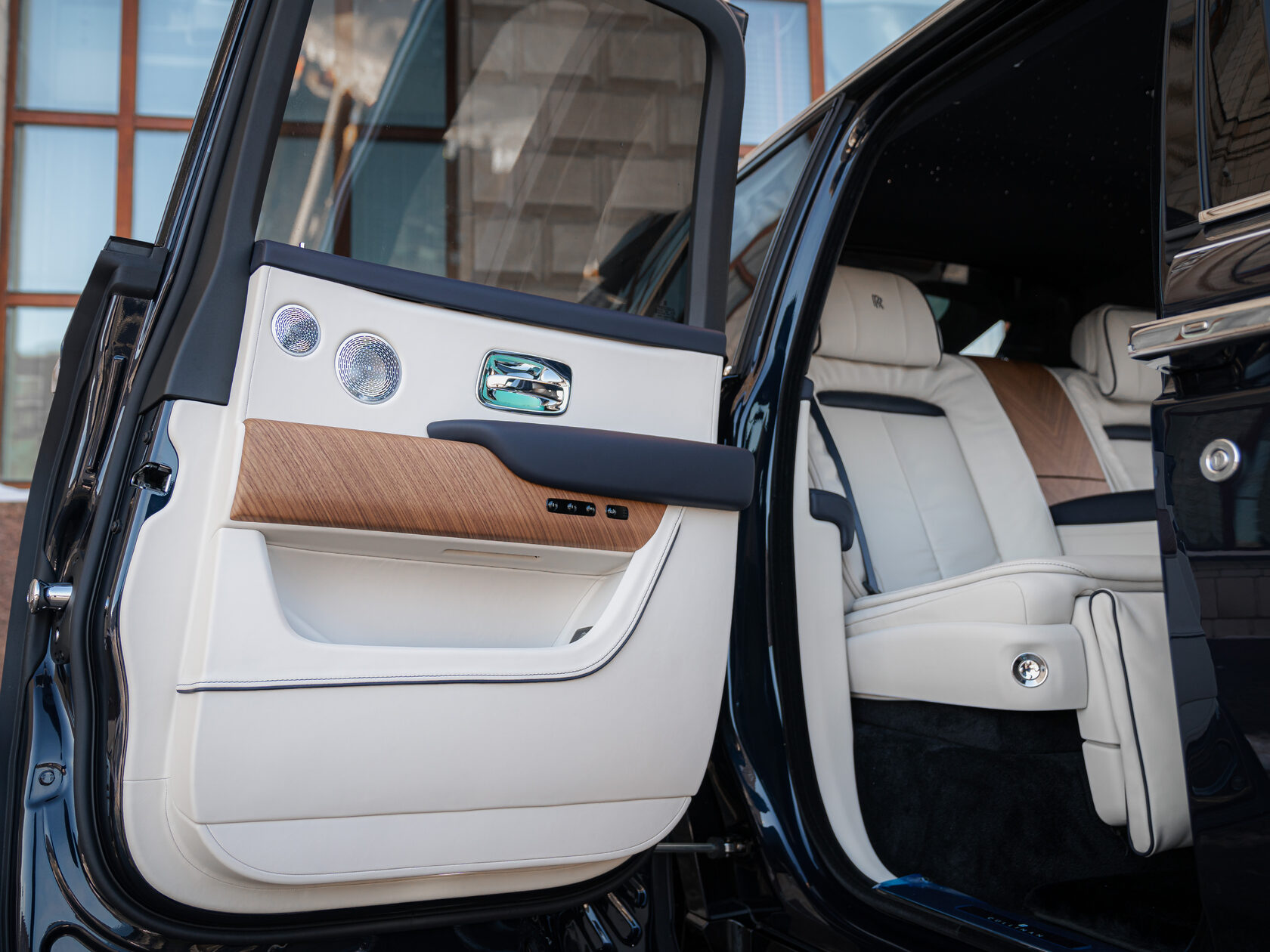 Rolls-Royce II Midnight Sapphire  <br>Midnight Sapphire 