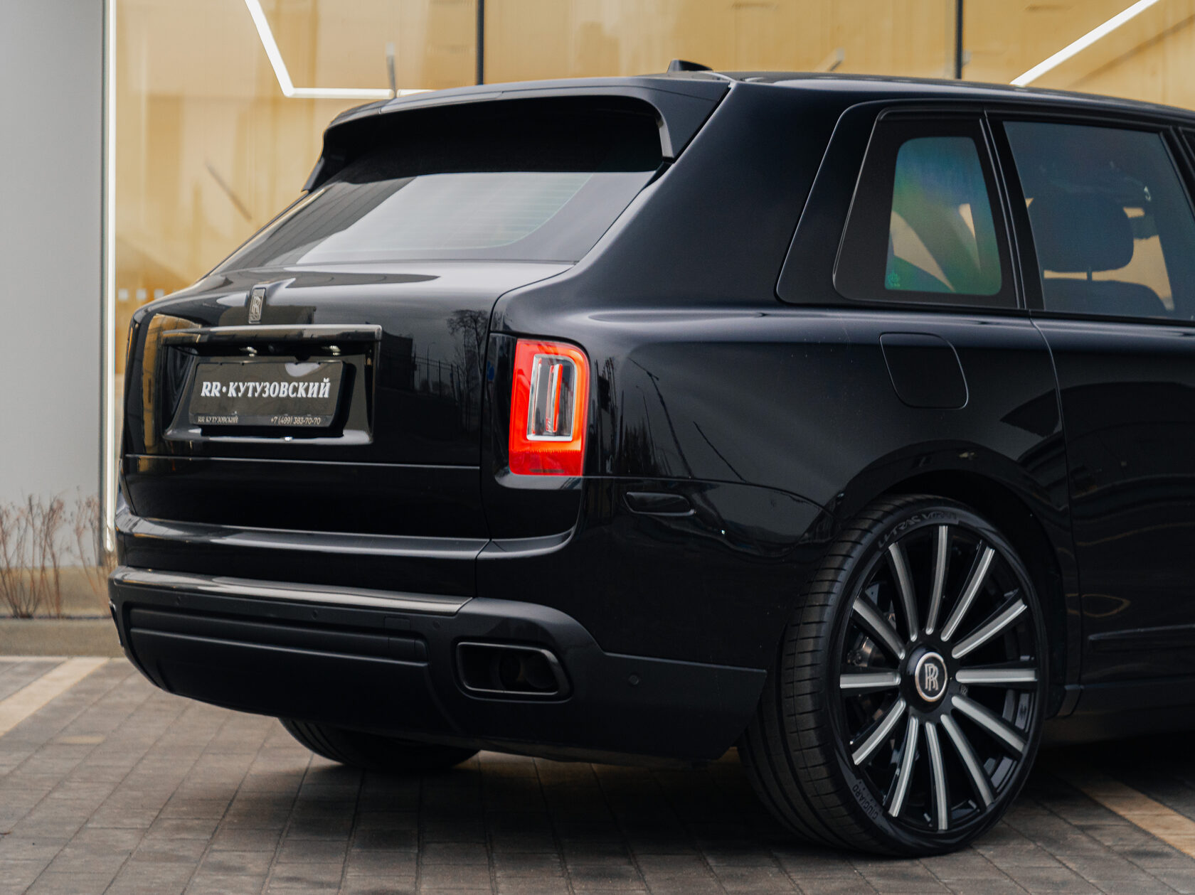 Rolls-Royce Cullinan Black Badge I 2025 год <br>Black Diamond 
