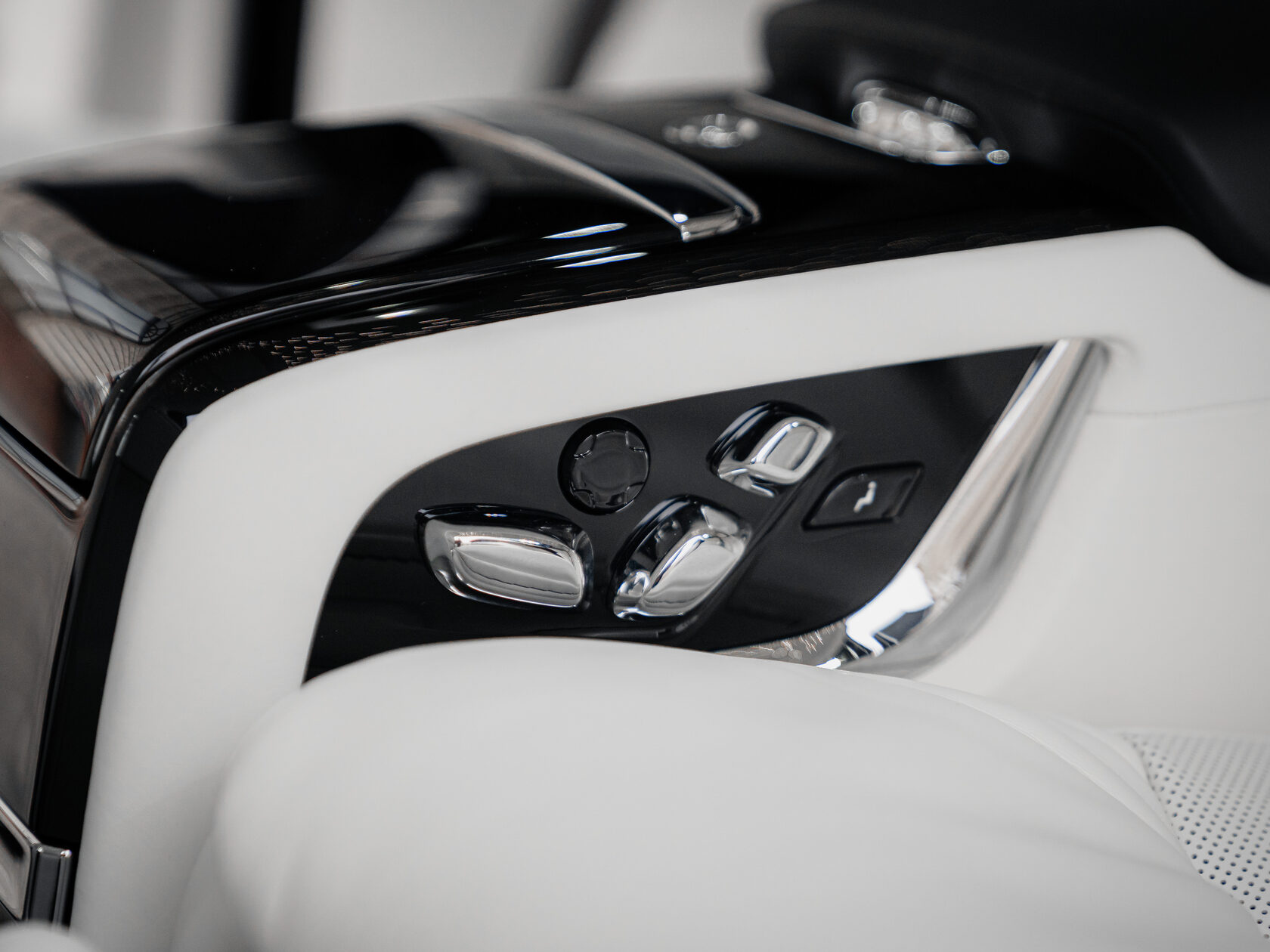 Rolls-Royce Phantom Extended  <br>Black Diamond 