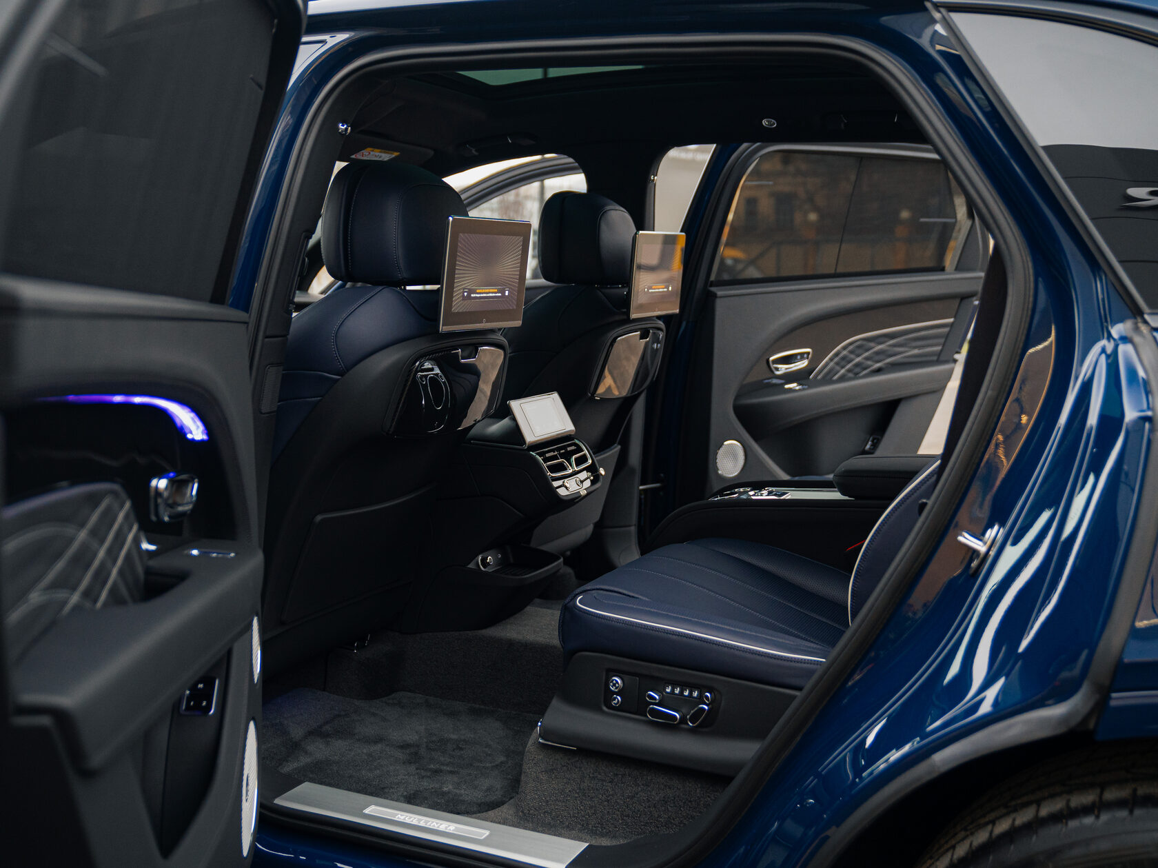 Rolls-Royce Bentayga EWB I Рестайлинг  <br>Синий