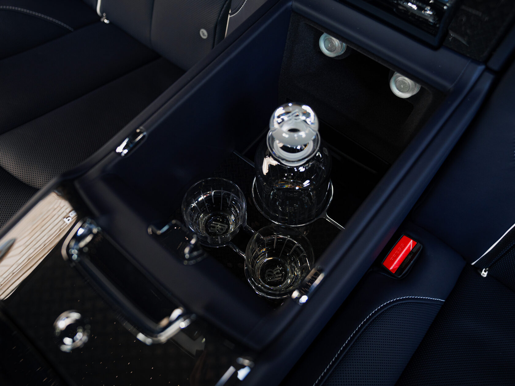 Rolls-Royce Cullinan Black Badge II  <br>Синий металлик 