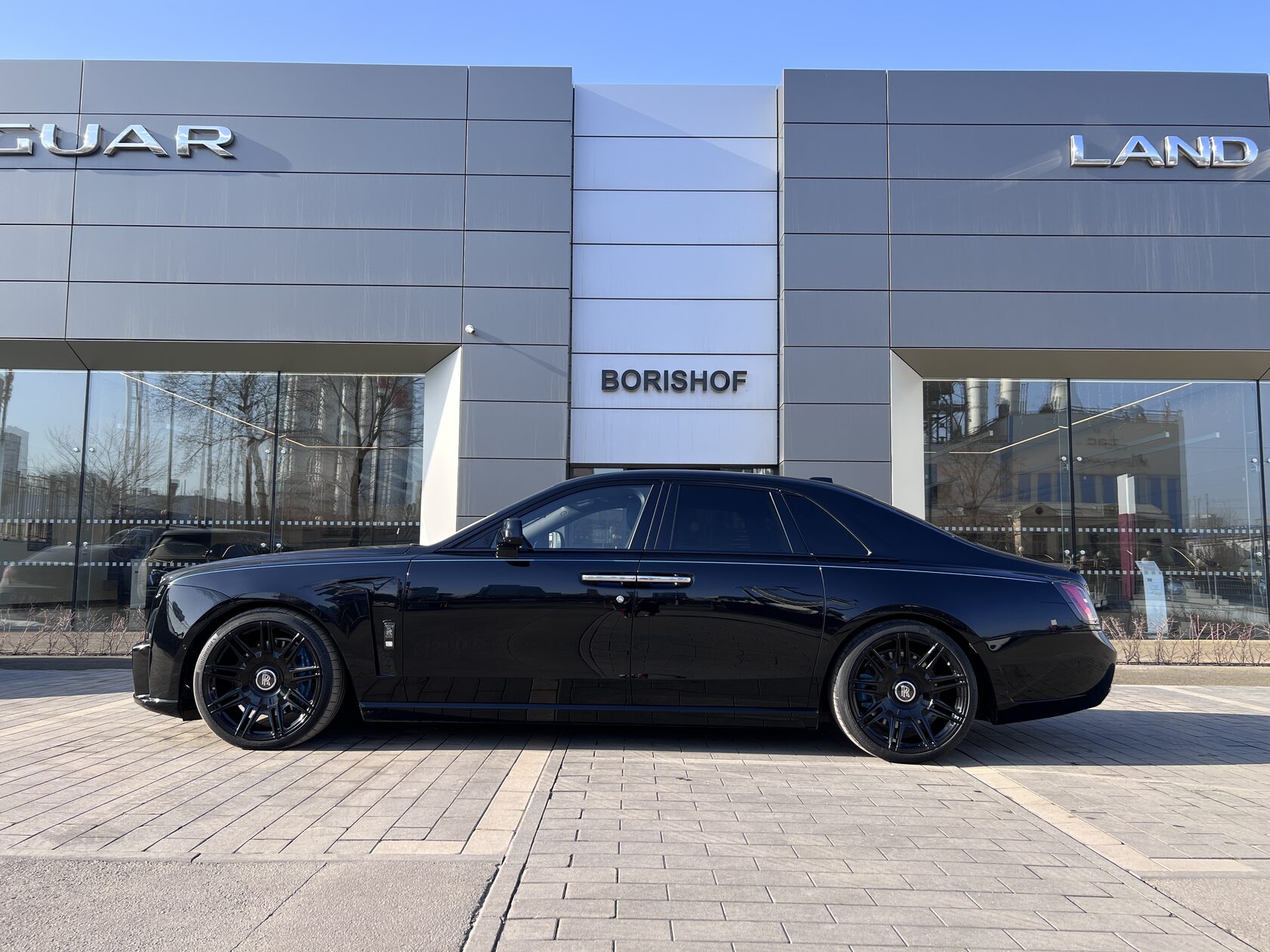 Rolls-Royce Ghost Black Badge by NOVITEC 2025 год <br>Черный Металлик Diamond Black 