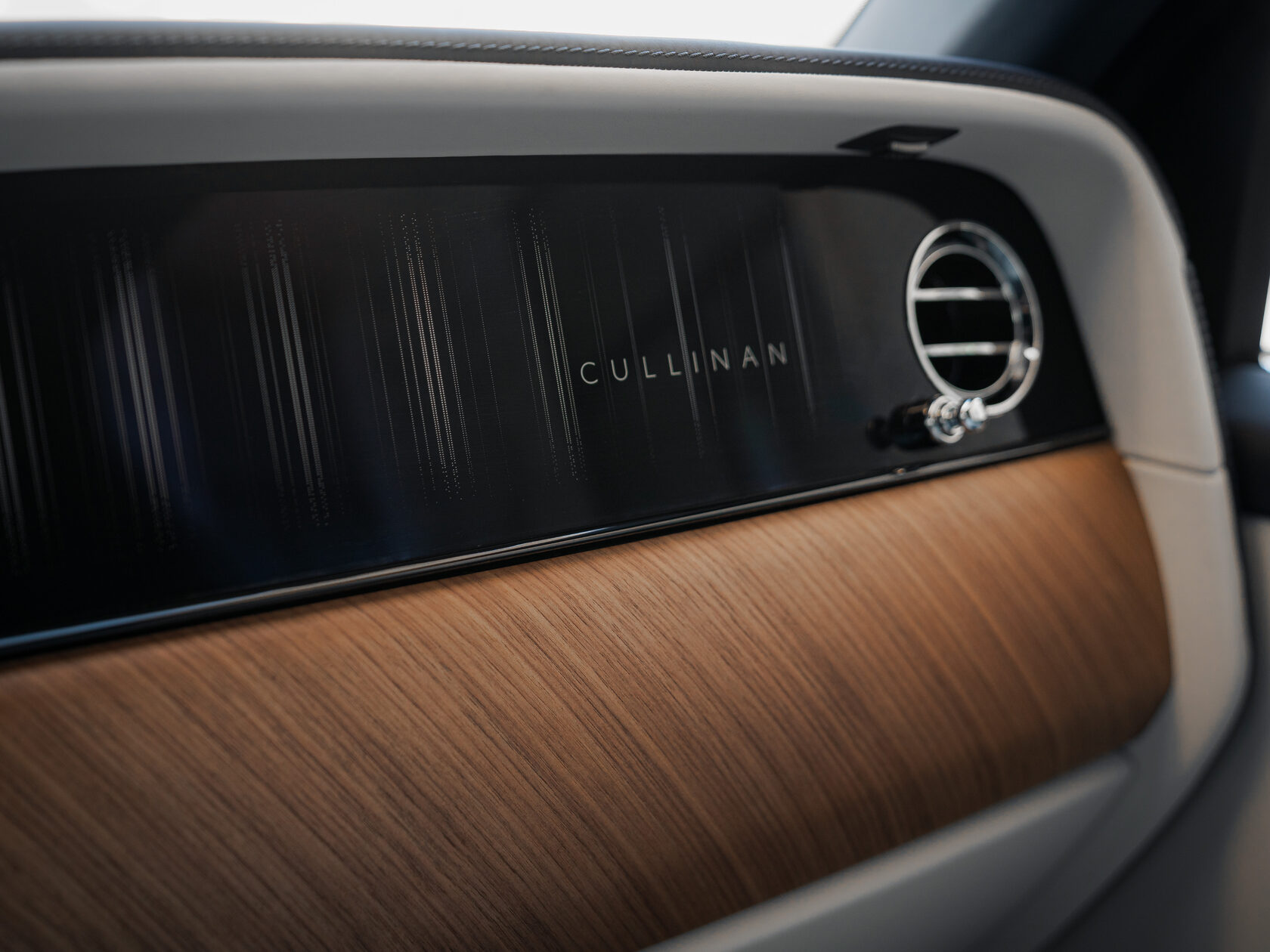 Rolls-Royce II Midnight Sapphire  <br>Midnight Sapphire 