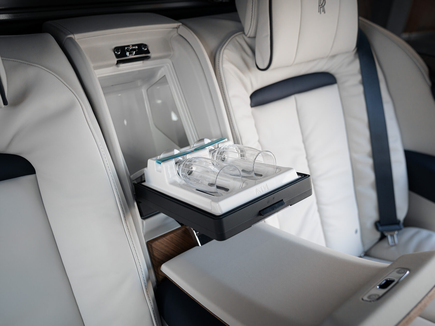 Rolls-Royce II Midnight Sapphire  <br>Midnight Sapphire 