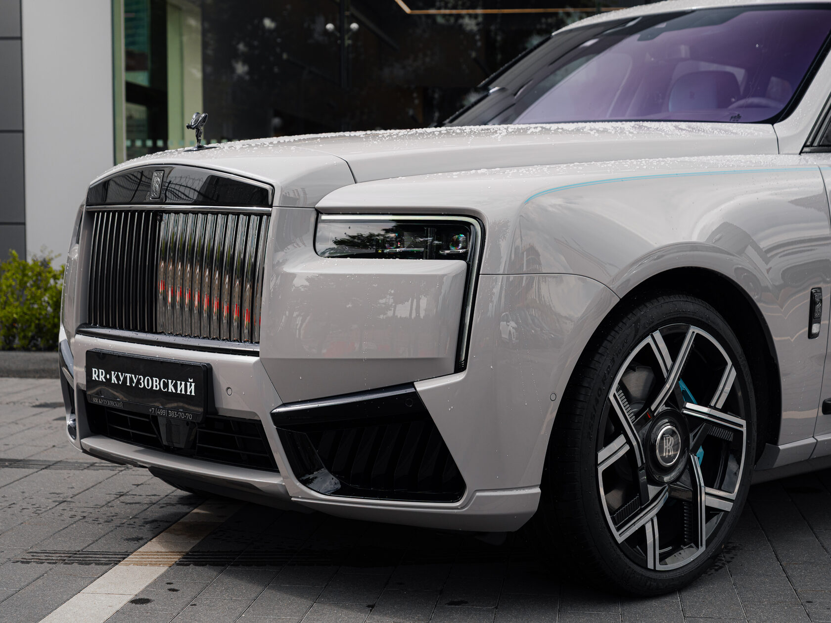 Rolls-Royce Cullinan Black Badge II  <br>Tempest Grey