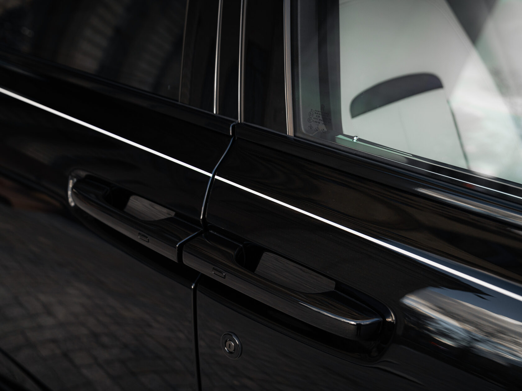 Rolls-Royce Cullinan Black Badge II 2025 год <br>Черный 
