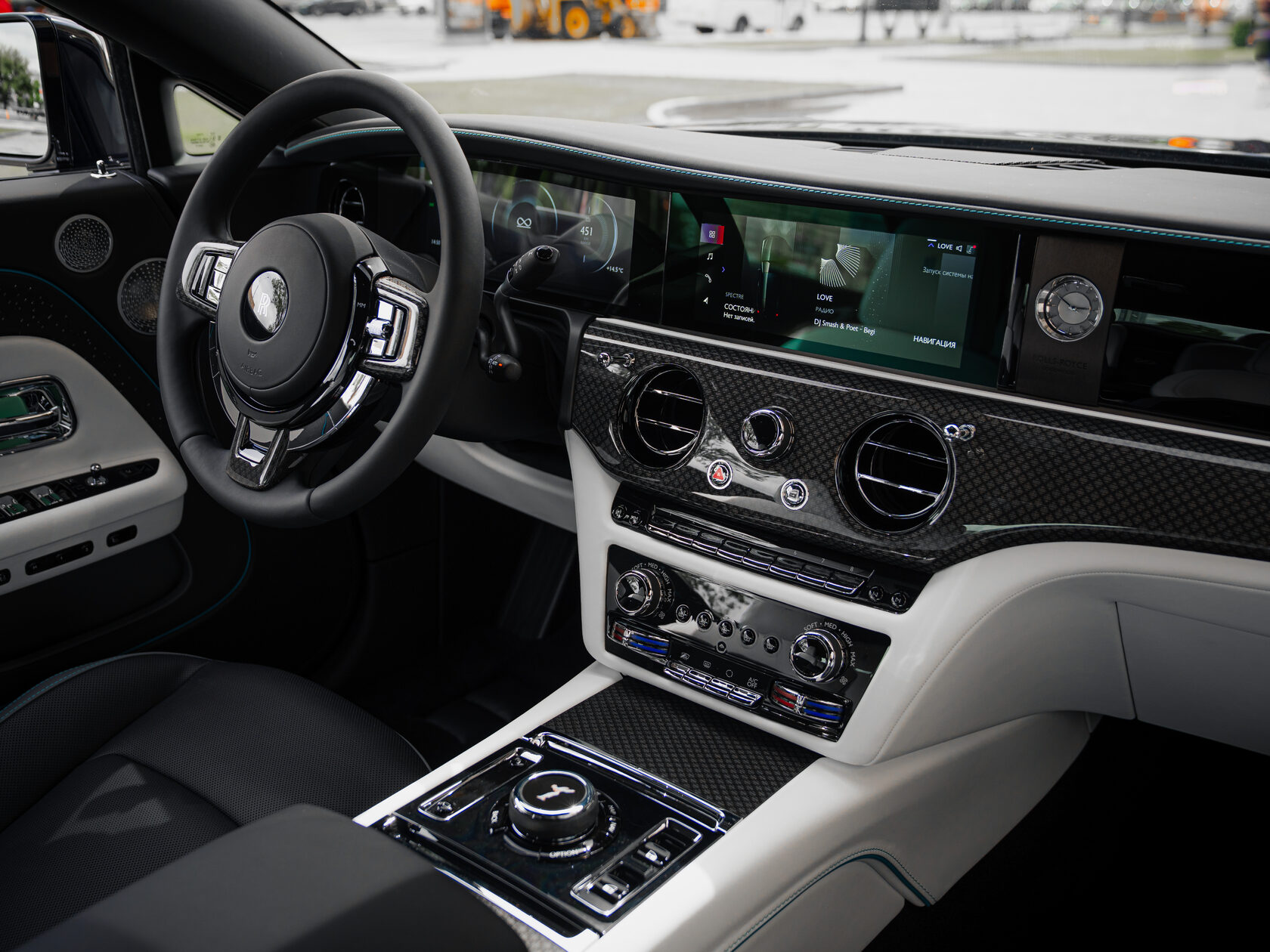 Rolls-Royce Black Badge Spectre  <br>Не указано