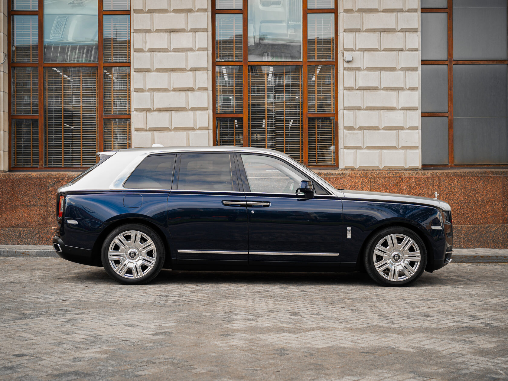 Rolls-Royce Cullinan  <br>Не указано
