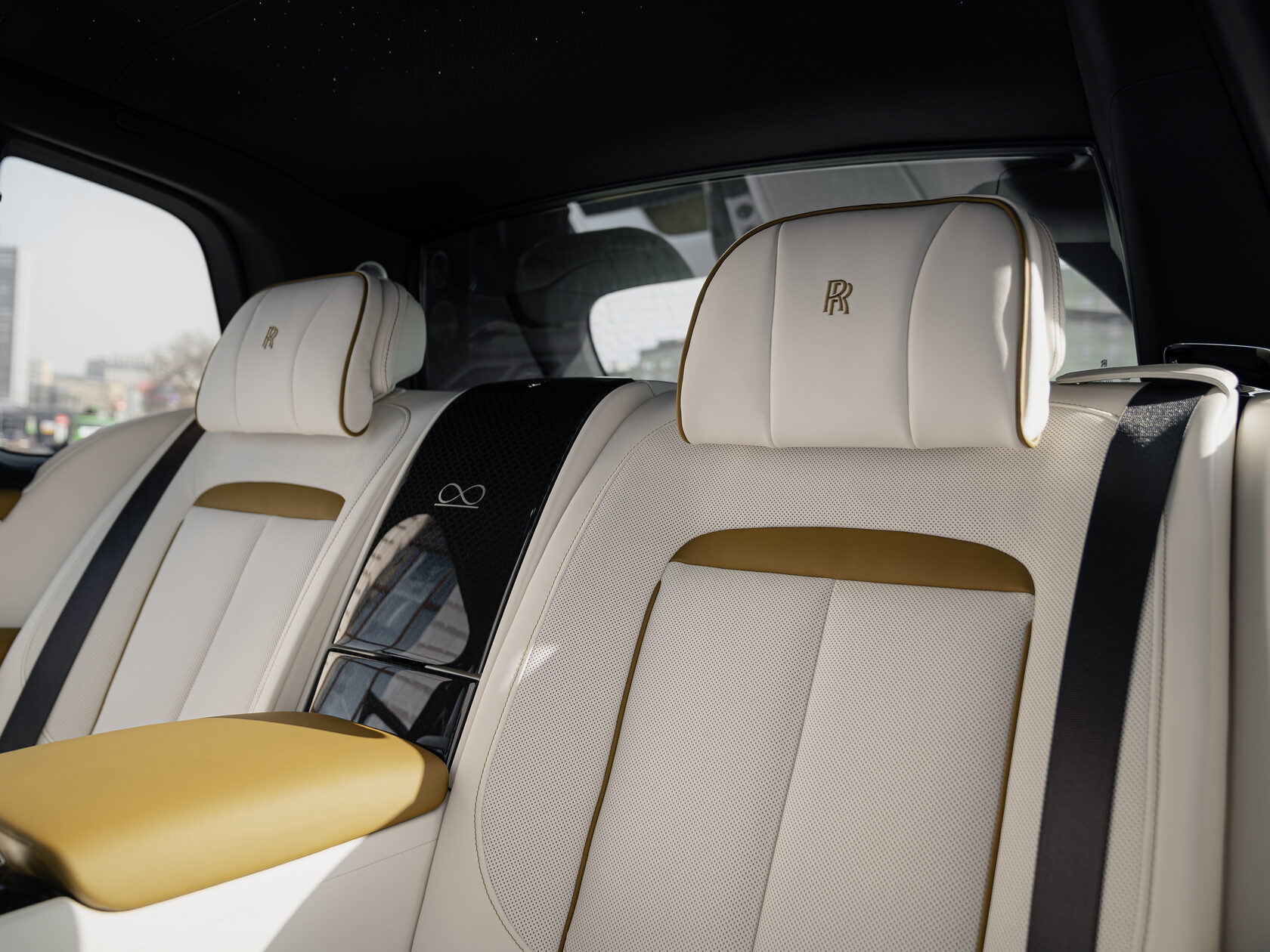 Rolls-Royce Cullinan Black Badge II  <br>Black Diamond