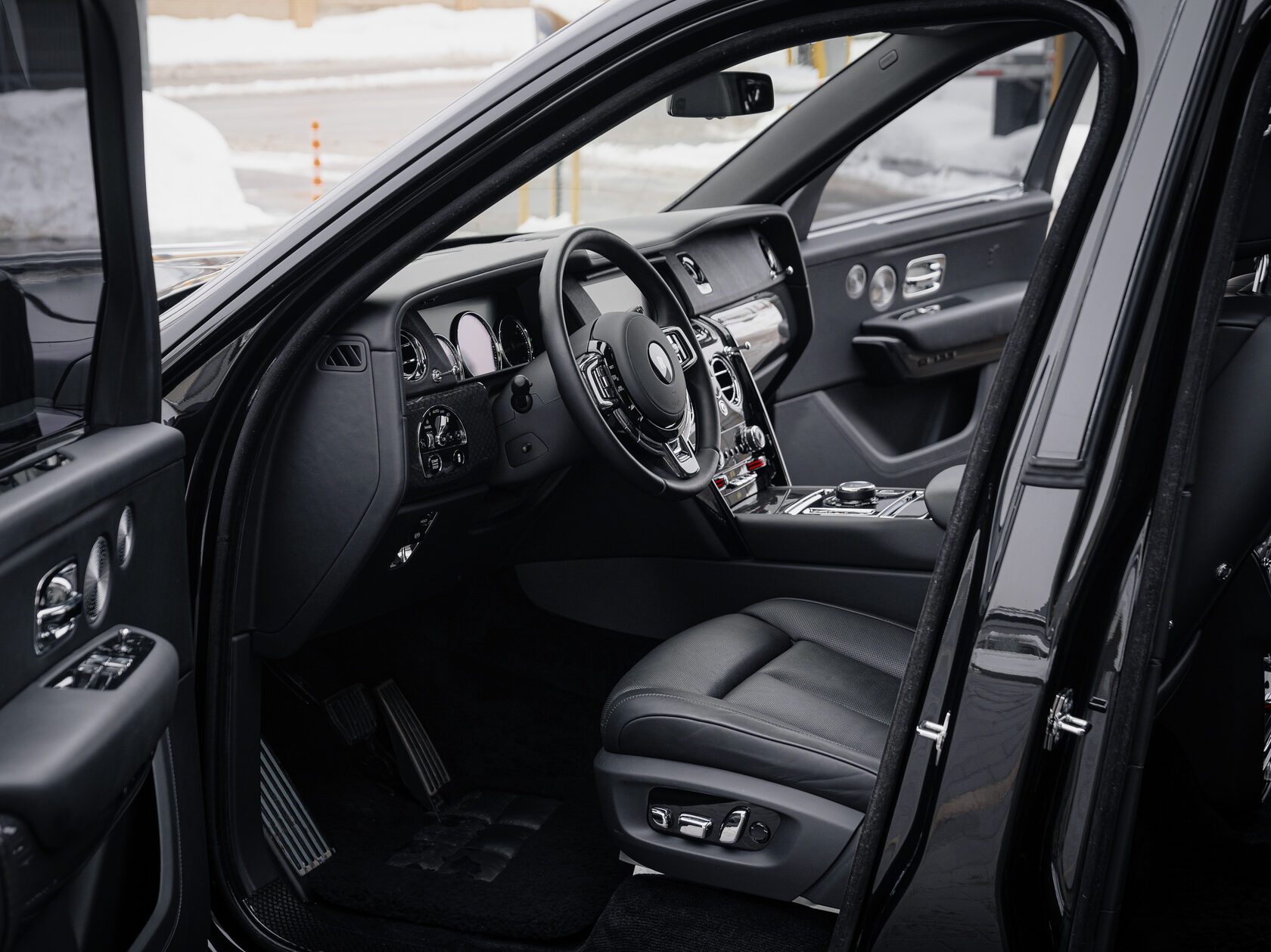 Rolls-Royce Cullinan Black Badge I 2025 год <br>Black Diamond 