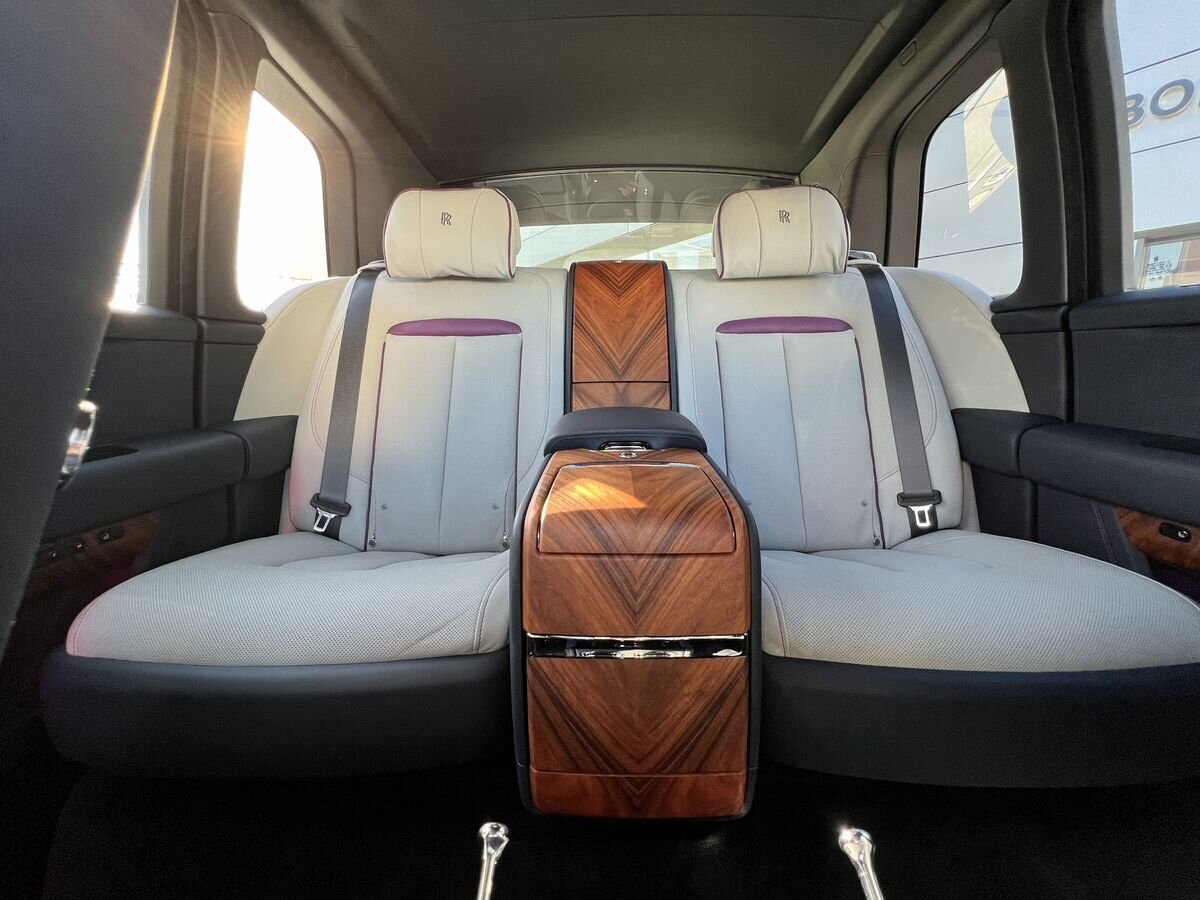 Rolls-Royce Cullinan, I 2020 год <br>Синий