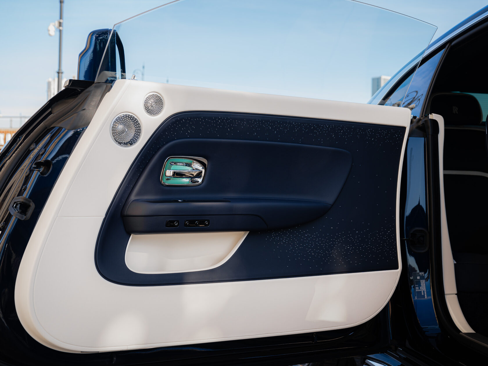 Rolls-Royce Spectre 2024 год <br>Midnight Sapphire 