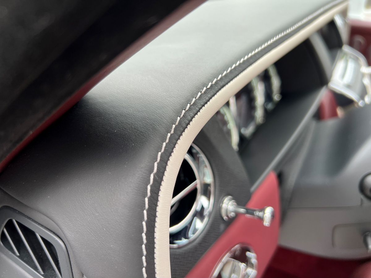 Rolls-Royce Cullinan, I 2019 год <br>Белый